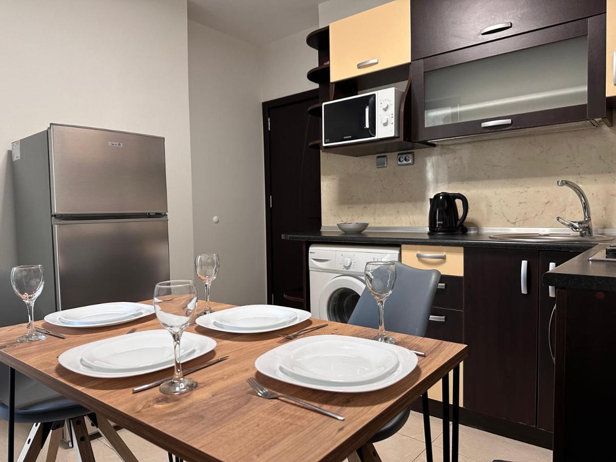Елегантен Двустаен Апартамент Four Seasons Burgas Exterior photo
